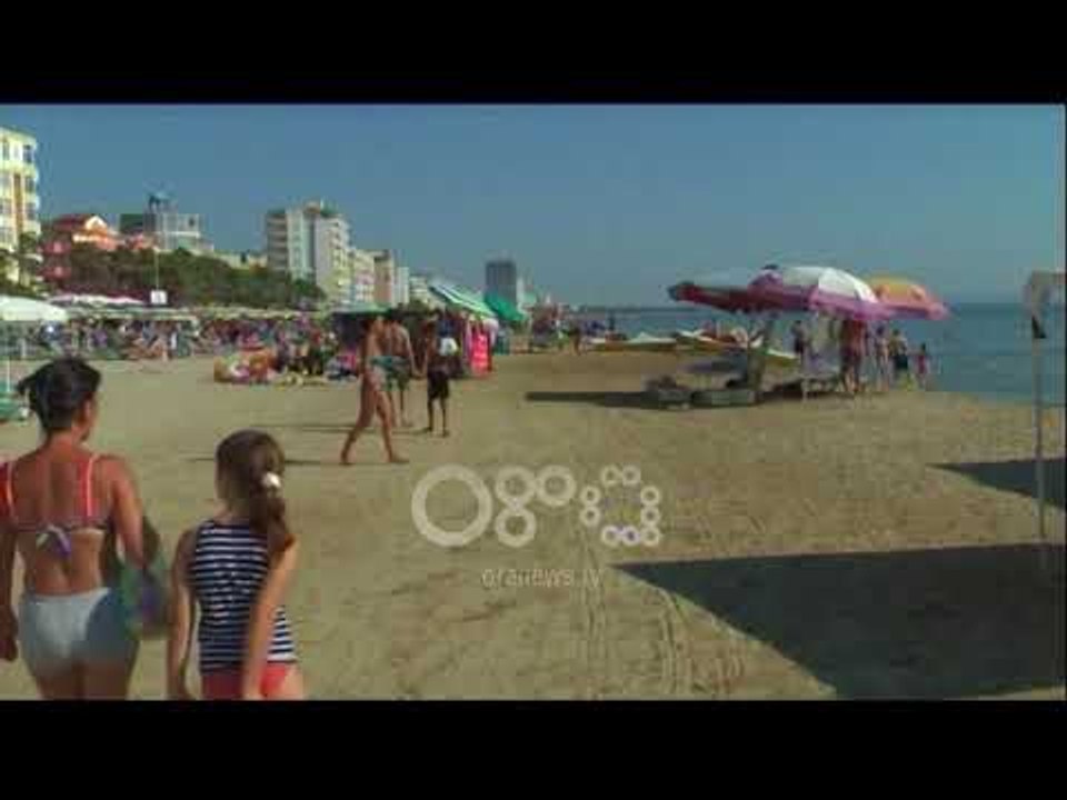Ora News - Polakët mësyjnë Shqipërinë ndërsa shqiptarët ikin jashtë