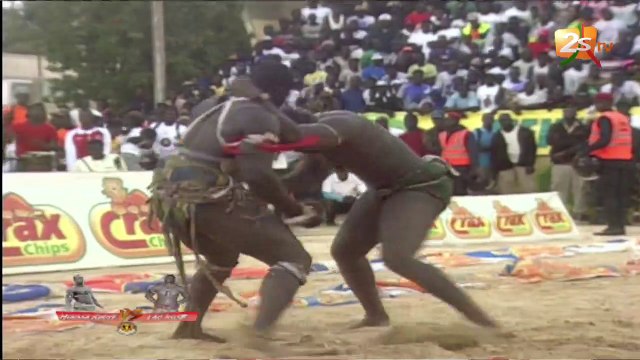 SORTIE DE MOUSSA NDOYE APRÈS SA VICTOIRE SUR LAC ROSE