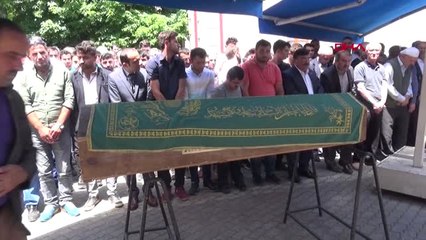 Artvin Artvin'deki Kazada Ölen 2 Kişi Toprağa Verildi