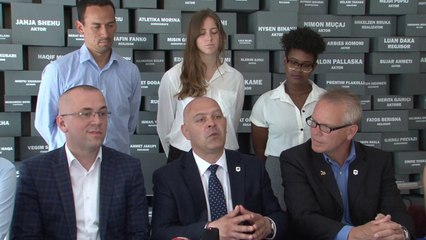 106 të rinj nga ''Up with People'' mbërrijnë në Gjakovë, takohen me kryetarin Gjini - Lajme