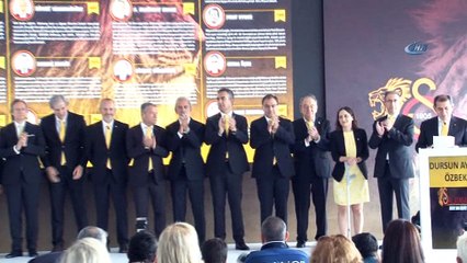 Dursun Özbek listesini tanıttı