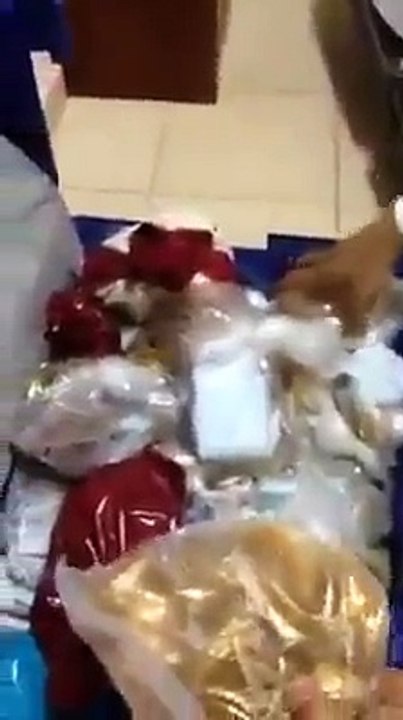 ملک کے وفا دار سندھ اسمبلی کے اسپیکر آغا سراج دورانی کے گھر نیب کا چھاپہ 9 ارب روپے مالیت کا سونا ملکی اور غیر ملکی کرنس