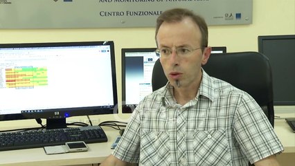 Ora News - Vera ende larg, java me shi por me temperatura të larta