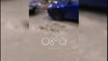 Ora News - Shiu përmbyt rrugët e Vlorës