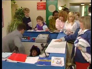 The Brittas Empire S02E01 - Back from the Dead