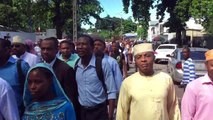 Extrait vidéo de la manifestation actuellement en cours à Moroni, organisée par le comité Maore, contre les expulsions des comoriens des autres îles à Mayotte.