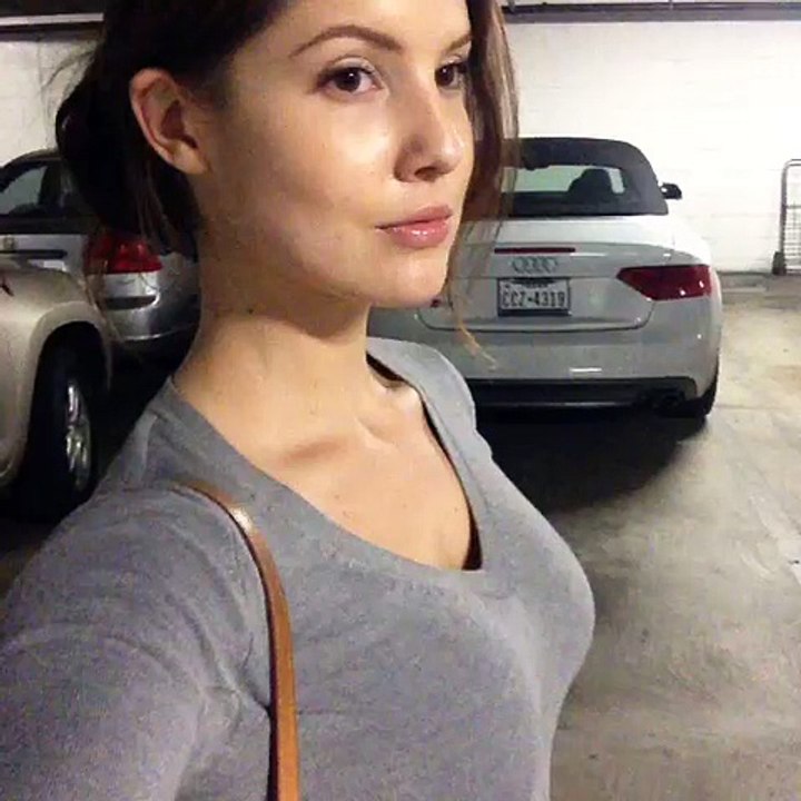 Amanda Cerny Vine (42)