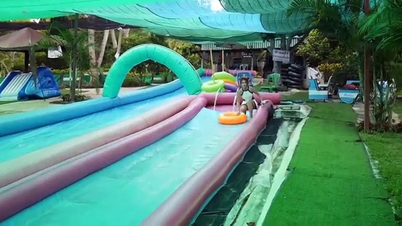 สไลเดอร์เป่าลมยักษ์ | น้าโอ พี่อุ๊กอิ๊กเล่นสวนน้ำณัฏฐิพล | first click