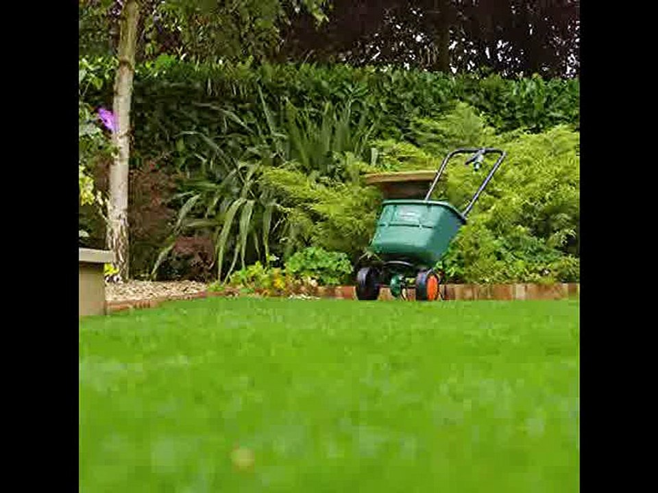 [- Scotts EasyGreen Rotary Spreader  -]