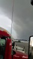 Il filme un nuage impressionnant et terrifiant au dessus de l'Indiana (USA)