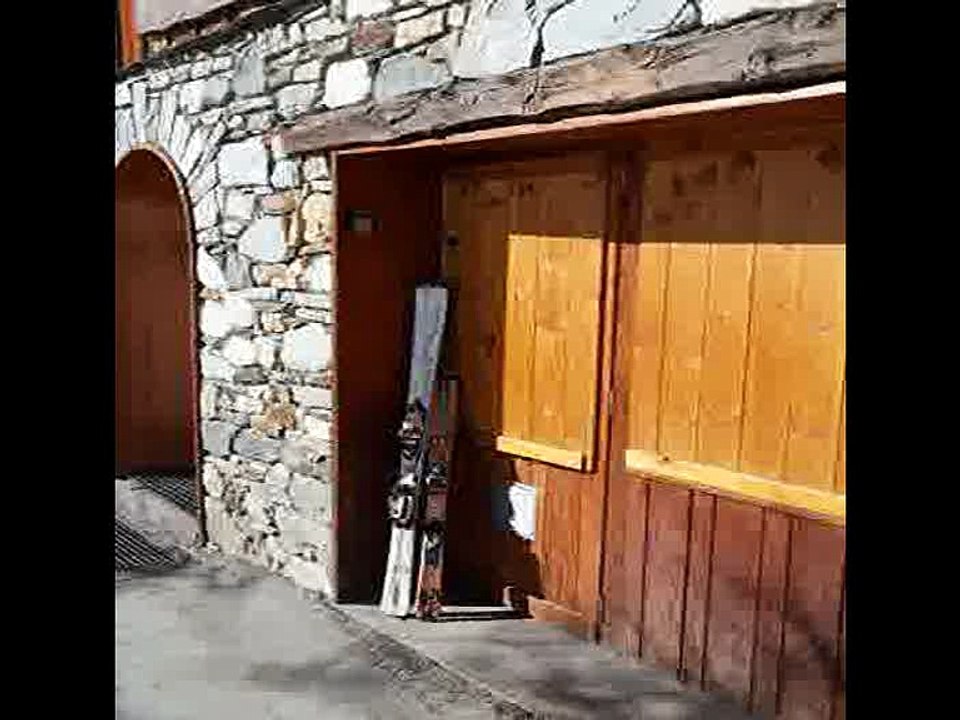 [- Medium key lock box Select Access - wall mount - to share and secure keys  -]