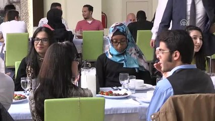 YÖK'ten Yabancı Uyruklu Öğrencilere İftar