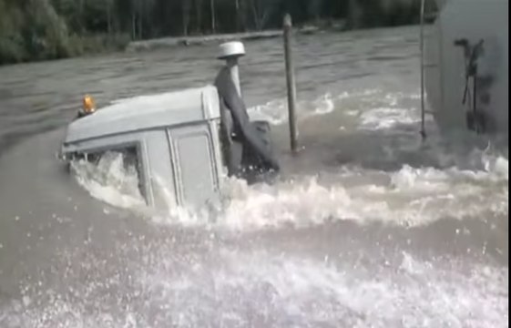 VÍDEO: esto es lo más raro e incómodo que vas a ver hoy