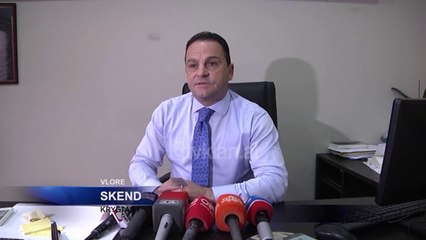 I denuari arratiset nga salla e gjyqit