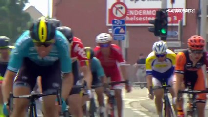 Chutes et victoire de Greipel : L'arrivée mouvementée de la première étape en vidéo
