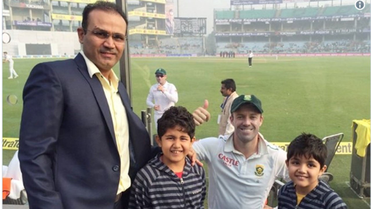 IPL 2018 : AB de Villiers Retirement Shocks, Virender sehwag tweeted about Him | वनइंडिया हिंदी