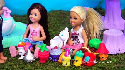 Barbie Toys and Dolls - Chelsea and Her Friends Solve the Shopkins Mystery
