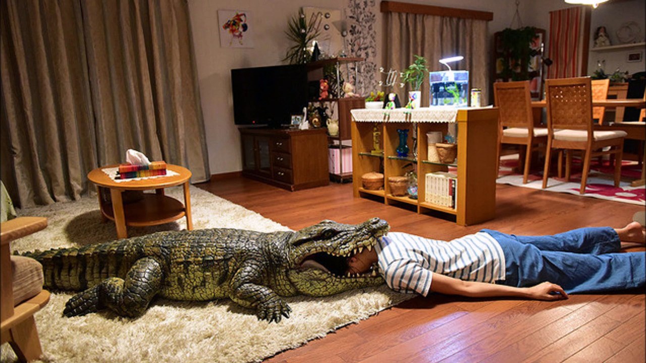 映画 家に帰って来ると妻が必ず死んだふりをしています 実写化　 This video is a movie of a Japanese movie "I pretend that my wife is definitely dead when I return home."　Cette vidéo est un film d'un film japonais "Je prétends que ma femme est définitivement morte quand je rentre à la ma