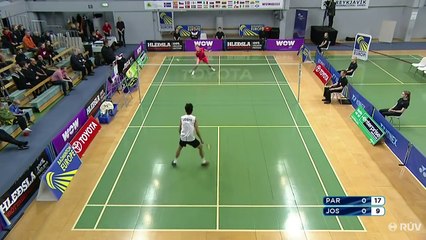 Il réalise un coup majestueux lors d'un match de Badminton !