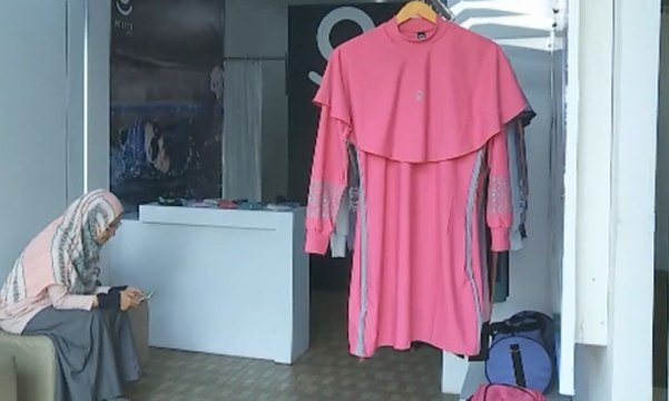 Warga Bandung Ciptakan Baju Renang Muslimah yang Syar'i