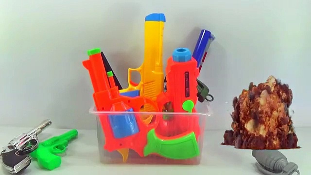 Alien Attack on Box of Toys ! GUNS BOX Toys vs Alien! Nerf War Gun Baby vs Alien!