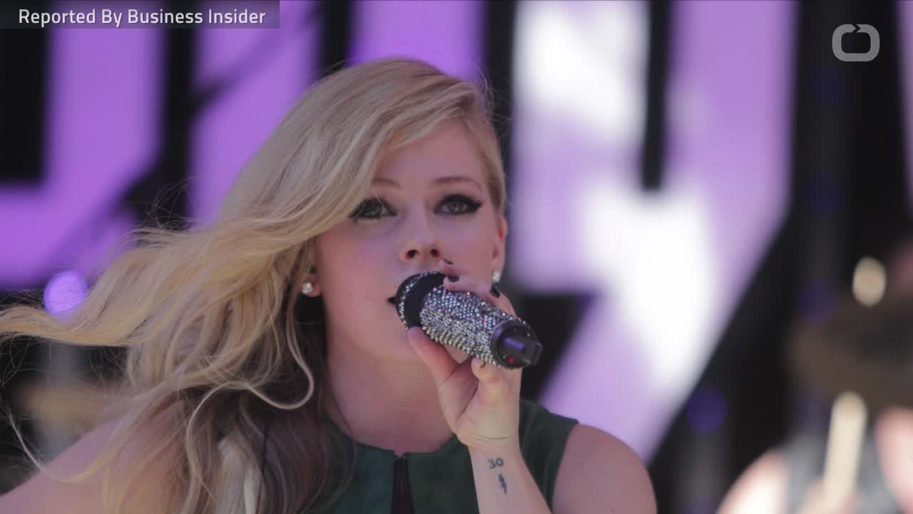Avril Lavigne Is Reportedly Dating The Son Of A Billionaire