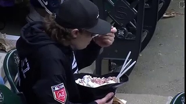 A tymczasem podczas meczu baseballowego