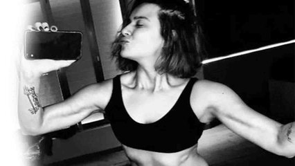 Naagin actress Aashka Goradia FLAUNTS her SIX PACK ABS, Photos goes VIRAL। FilmiBeat