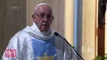 HOMILÍA DEL PAPA EN SANTA MARTA: LA IGLESIA ES FEMENINA El Papa Francisco en su Homilía en Santa Marta expresó que “la Iglesia es femenina”, “es madre” y cuan