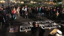 [#ENVIVO] Desde la Plaza de la Independencia, en el Centro Histórico de Quito. Vigilia solidaria por los periodistas asesinados. Hoy, música en vivo de la agrup