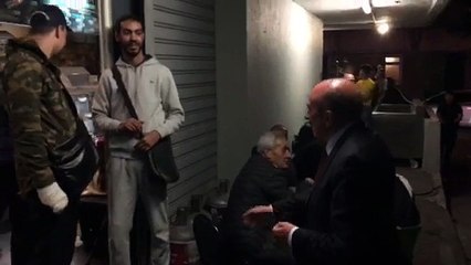 Marseille : la "descente" surprise de Gérard Collomb à la Busserine