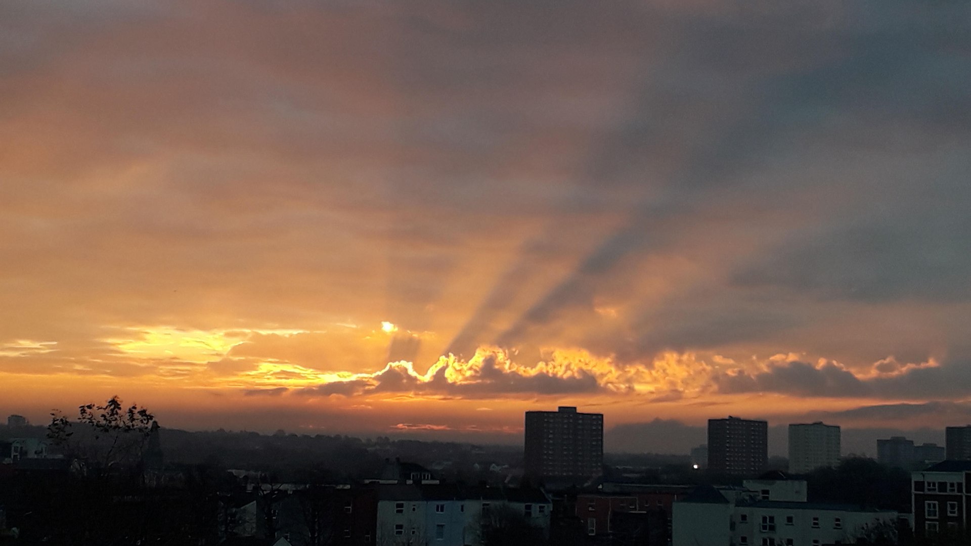 ⁣WEATHER: Your latest local outlook