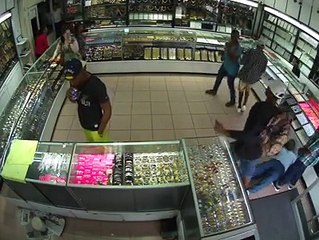 DO YOU KNOW THESE CRIMINALS?Criminals robbed this jewelry store on High Street, San Fernando, escaping with hundreds of thousands’ worth of jewels, and traumat