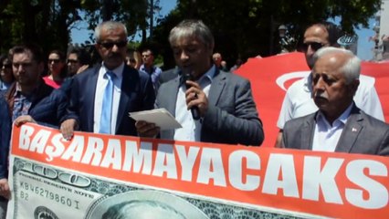 Doları Yakarak Protesto Ettiler