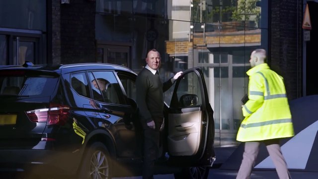 Range Rover Evoque Stunt – Speed Bump