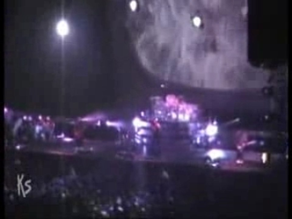 Korn - Alone I Break (Live at Long Beach - 2002)