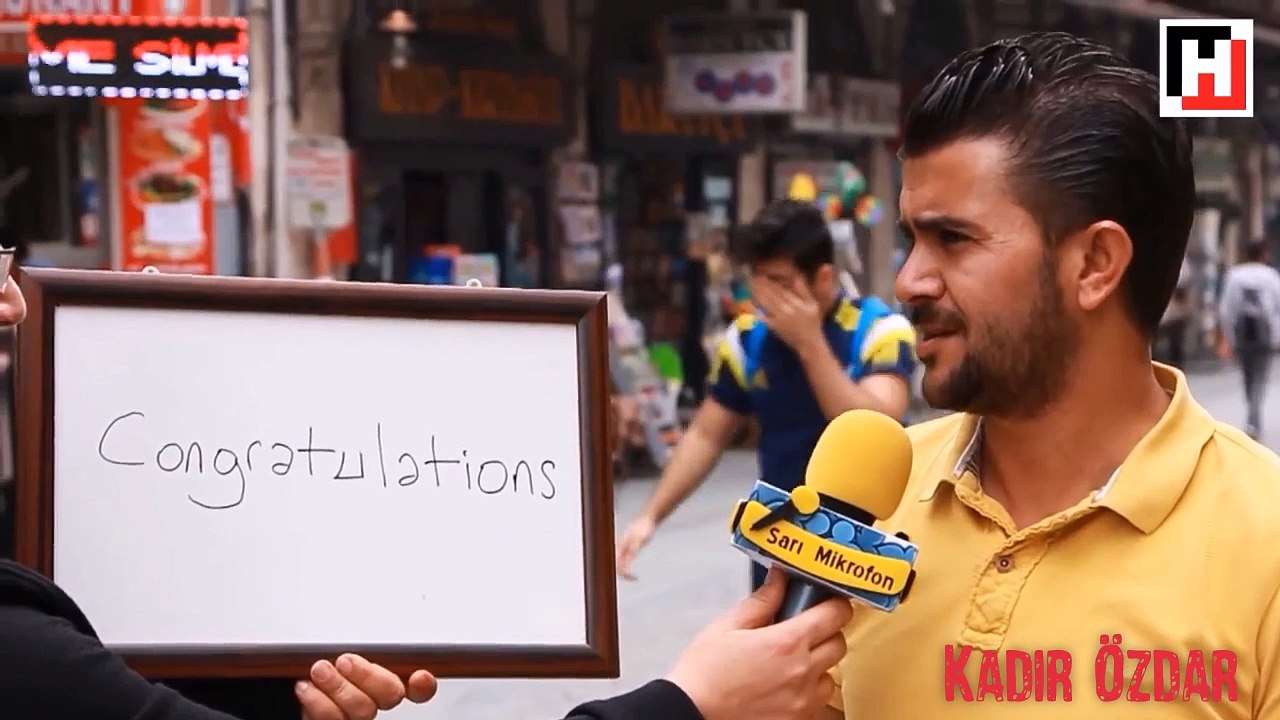 Congratulations Kelimesi Nasıl Telaffuz Edilir - Montaj ( sarı mikrofon )