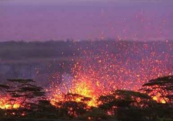 Stunning Volcanic Eruption With Huge Lava Sprays, Pahoa
