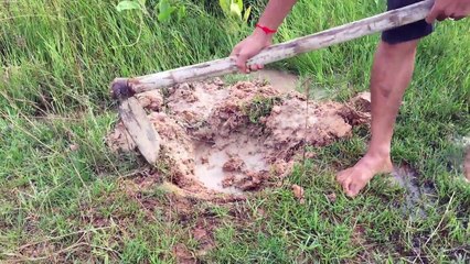 Amazing Deep Hole Fishing at Siemreap - How to fishing with deep hole Cambodia Traditional