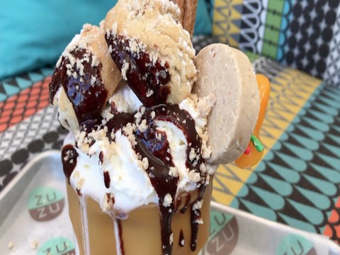 EXTREME MILKSHAKE! Cinnamon Horchatta Showstopper Shake at Hotel Valley Ho - ABC15 Digital