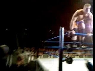 Kenny Entrance Pose at Belfast,N.Ireland House Show