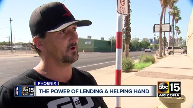 Phoenix police officers step in to help homeless man