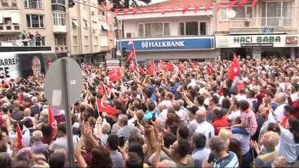 Video herunterladen: Cumhurbaşkanı adayı Muharrem İnce: “Yaz bir Kanun Hükmünde Kararname çıkar, 3 bin 600. Hadi yiğitsen ver, hemen yarın sabah ver. Yaz bir KHK”