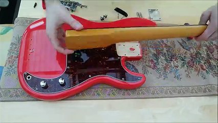 Painting a guitar black (+ painting technique) - precision bass