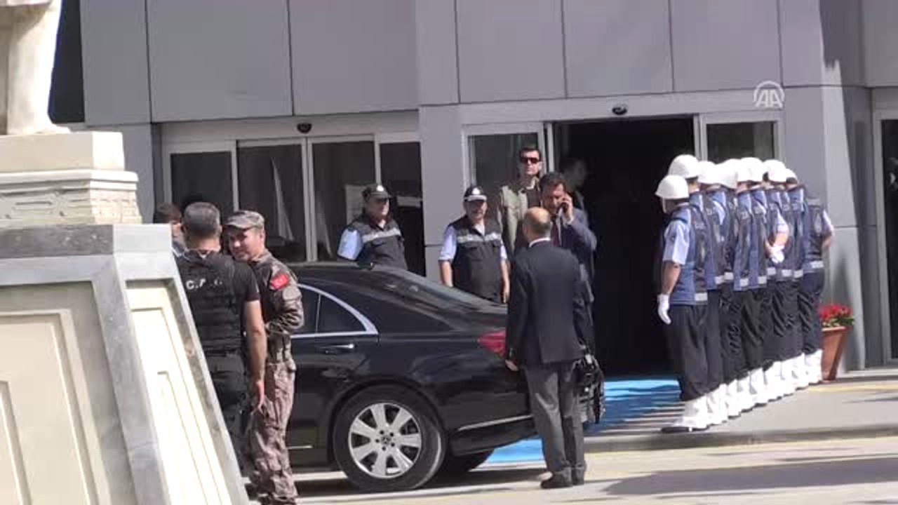 Başbakan Yıldırım, Isparta Belediye Başkanı Günaydın'ı Ziyaret Etti