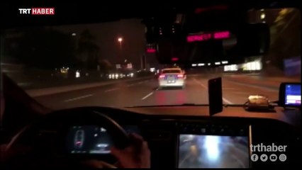 Bakan Kaya direksiyona geçti, taksiyle İstanbul turu attı