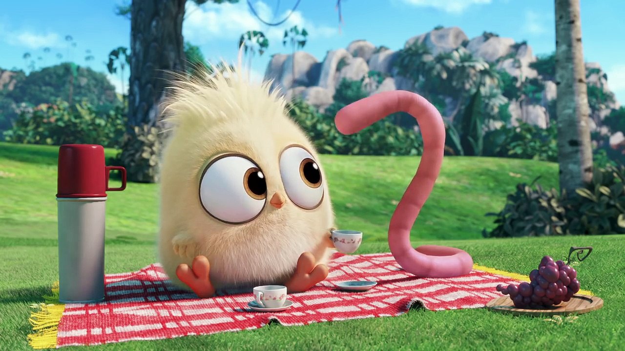The Angry Birds Movie - The Early Hatchling Gets the Worm (Hatchling Short)
