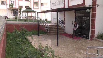 Diyarbakırlı Apartman Görevlisinin Kitap Okuma Aşkı