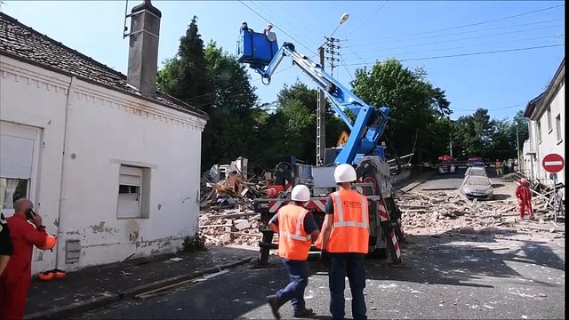 Impressionnants dégâts après l'explosion d'une maison au Creusot