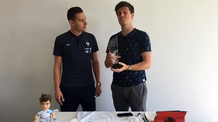 Elu meilleur joueur de L1, Florian Thauvin a reçu son trophée